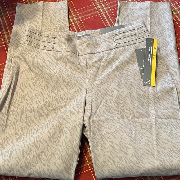 JM Collection Women’s Slim Leg Medium NWT Pants/Slacks Tonal Zebra ST - Picture 2 of 9